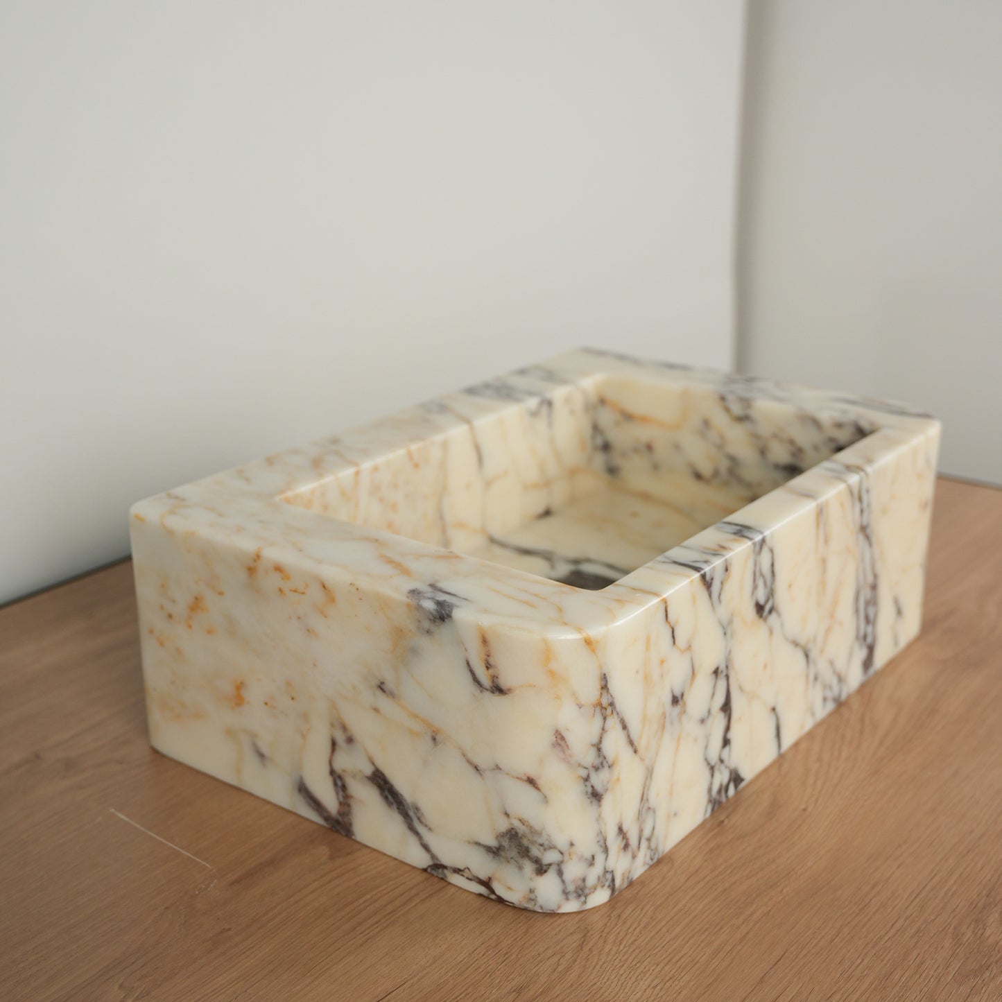 Calacatta Viola Marble Sink (Rounded Edge)