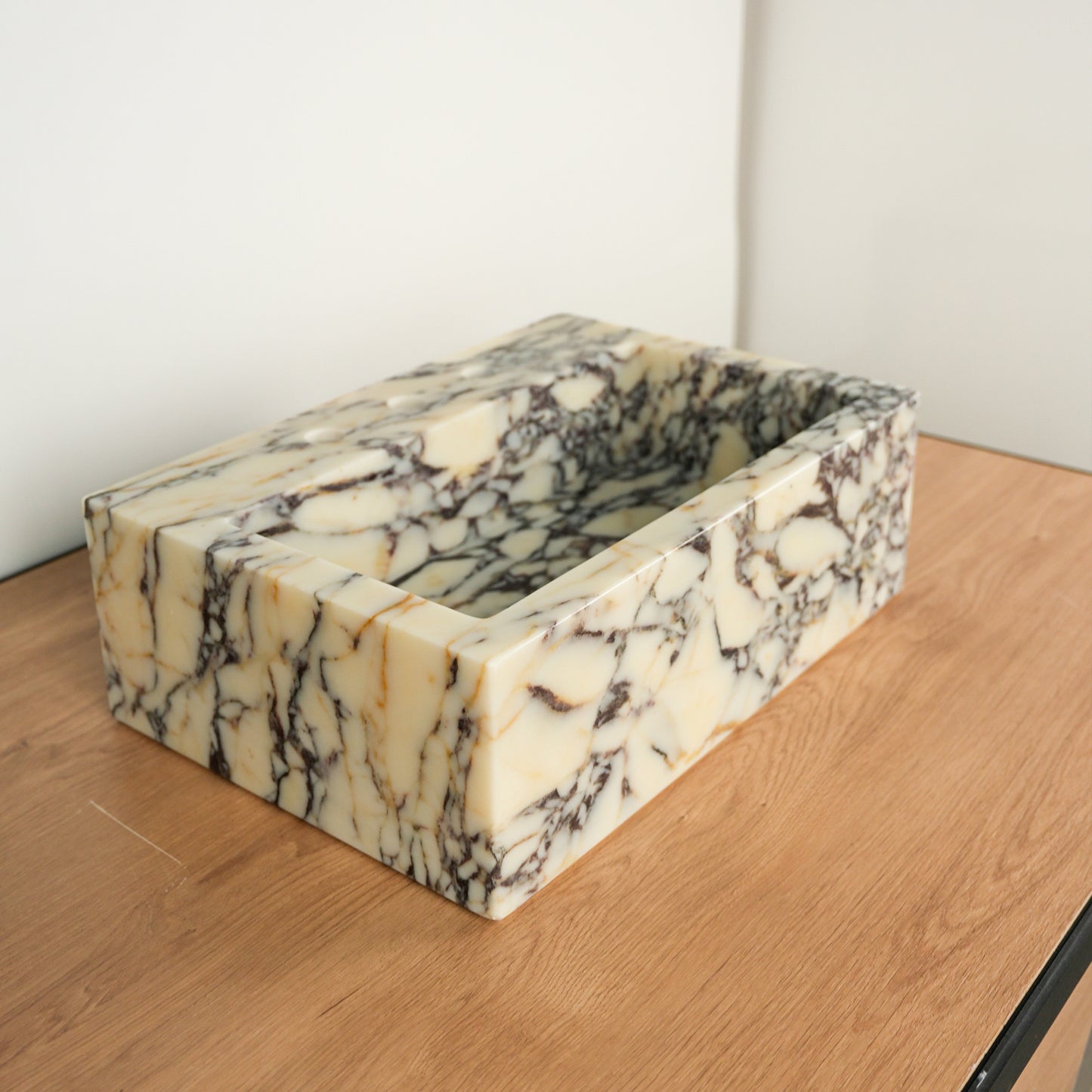 Calacatta Viola Marble Sink (Sharp Edge)