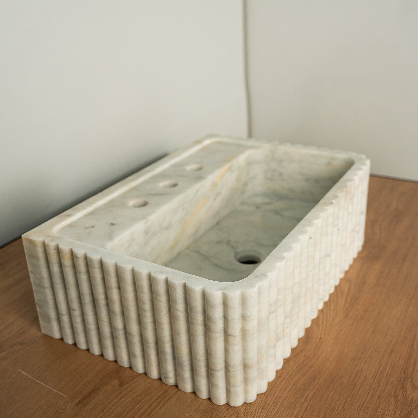 Carrara White Marble Sink (Fluted Exterior)