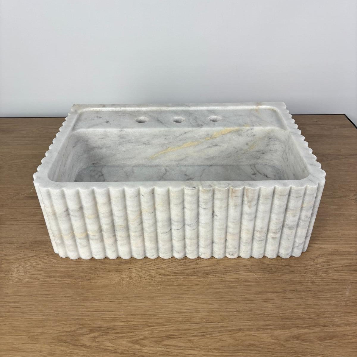 Carrara White Marble Sink (Fluted Exterior)