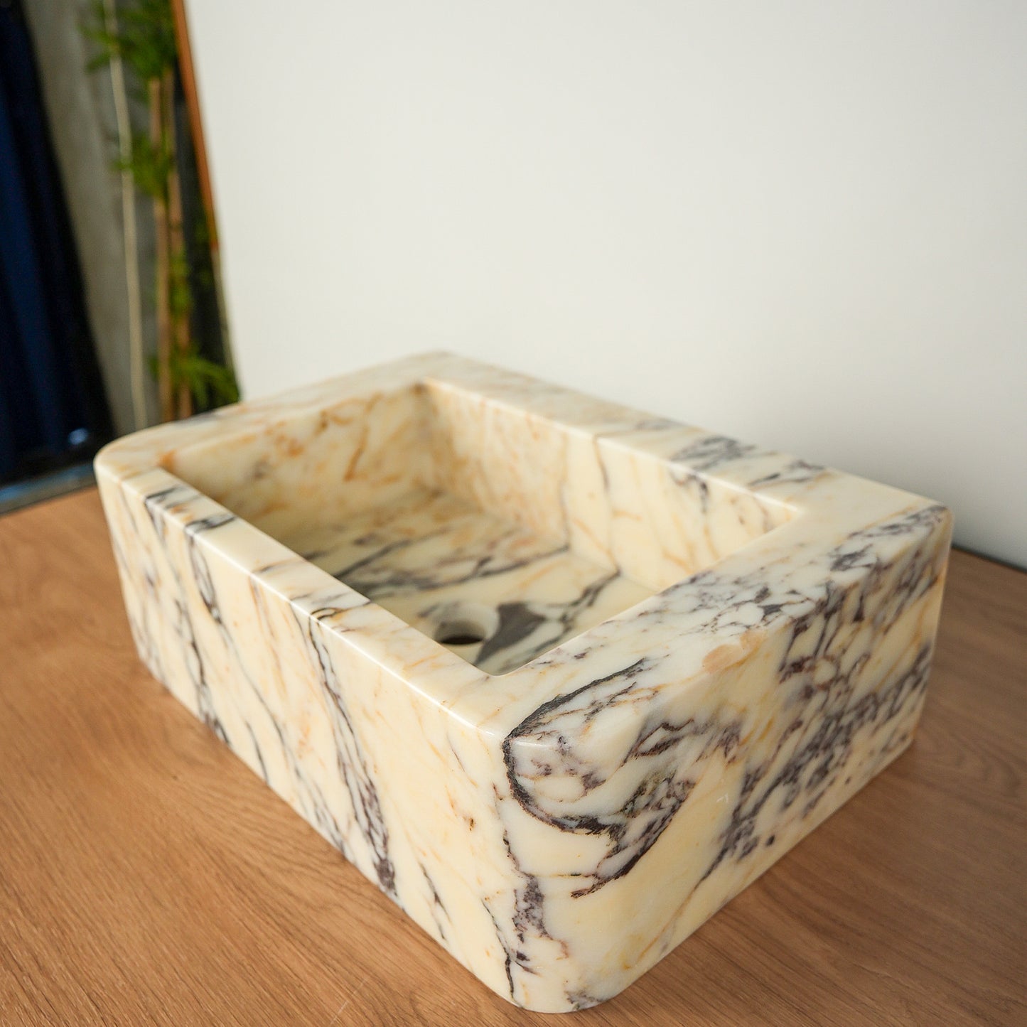 Calacatta Viola Marble Sink (Rounded Edge)